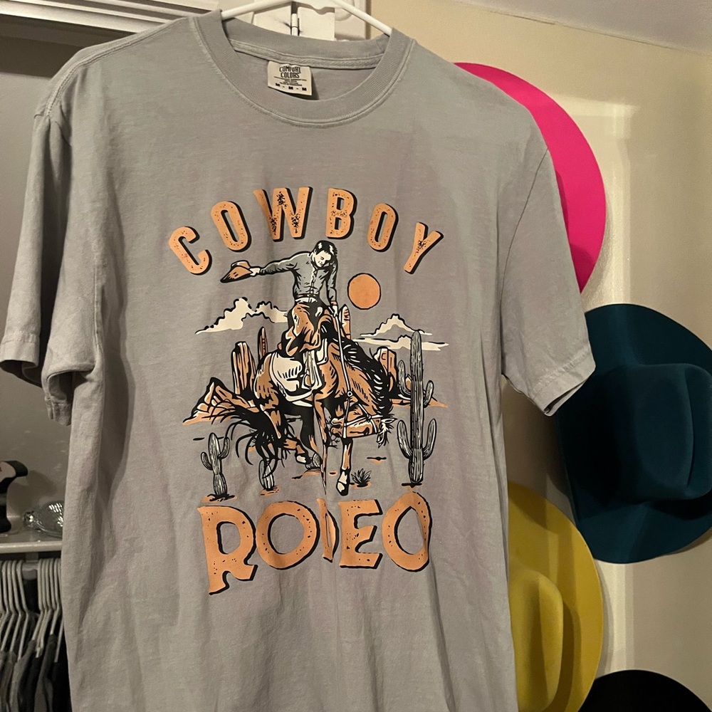 Western graphic tshirt 
size: medium